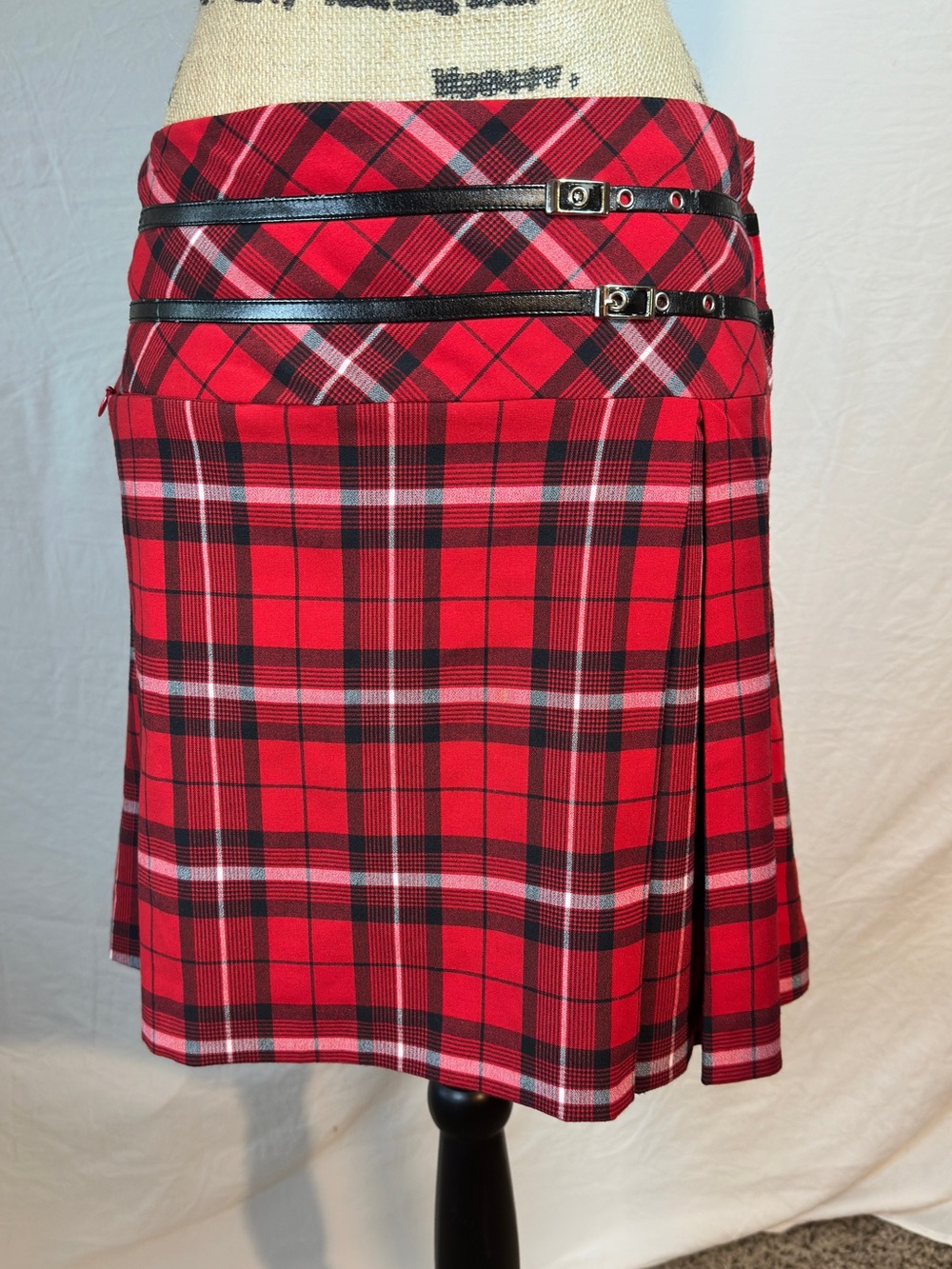 Izod Y2K Red Plaid Pleated Mini Skirt Size 8 Punk Goth Buckle Kilt